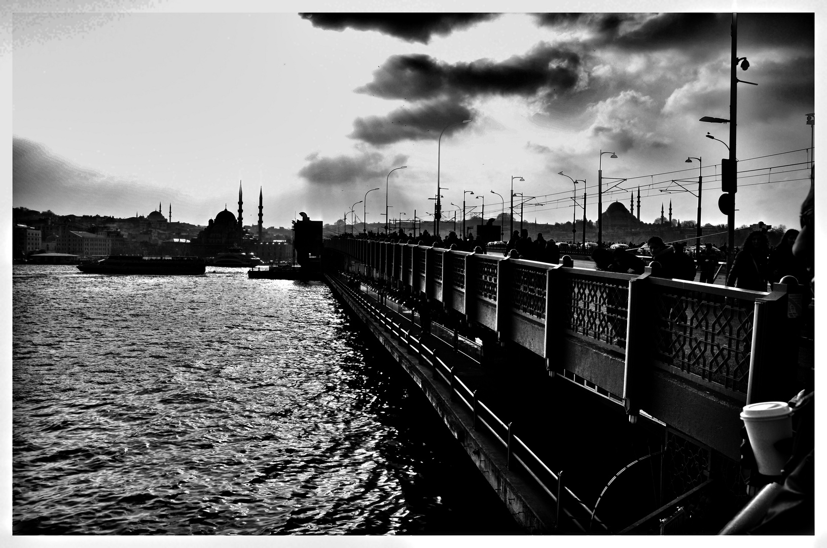 Von der Galatabrücke auf den Bosporus schauen Istanbul 