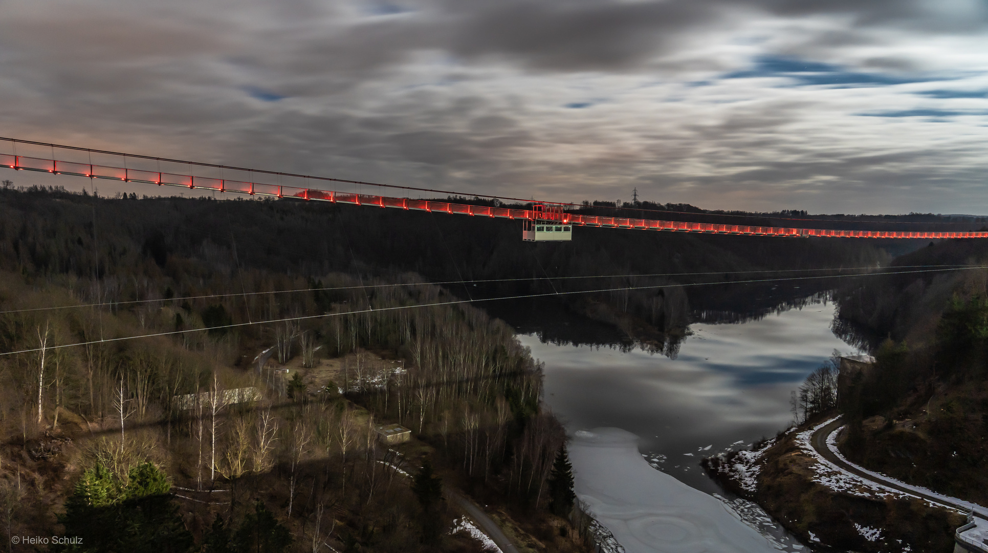 Von der Hängeseilbrücke Titan RT