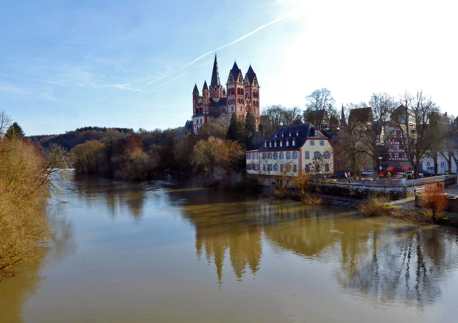 von der Lahn-Brücke ...