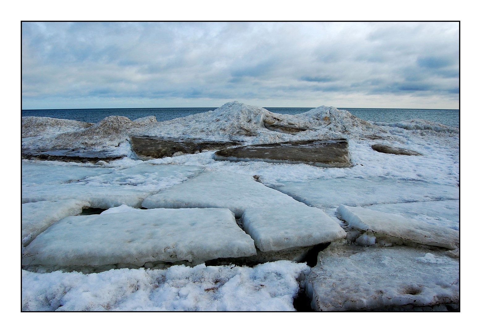 ...von der Ostsee trennen Sie nur feinster Sandstrand und... :o)