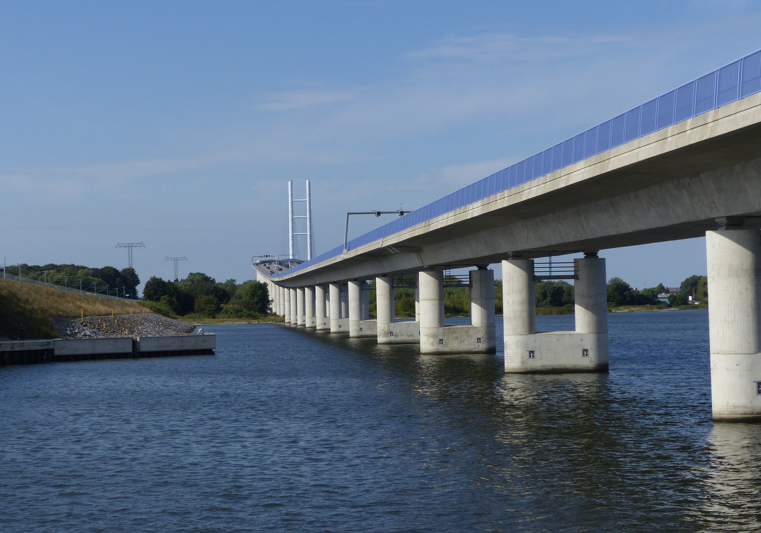 Von der Rügenbrücke gehts auf..