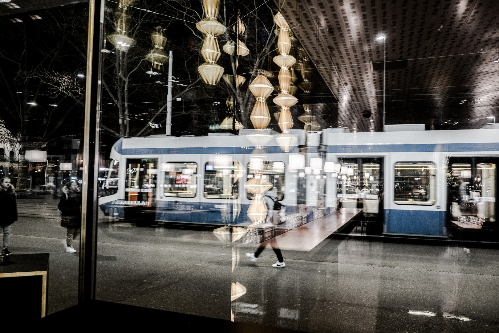 Von der Theke sich direkt in die Tram verschieben ...