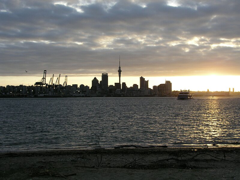 ...von Devonport nach Auckland...