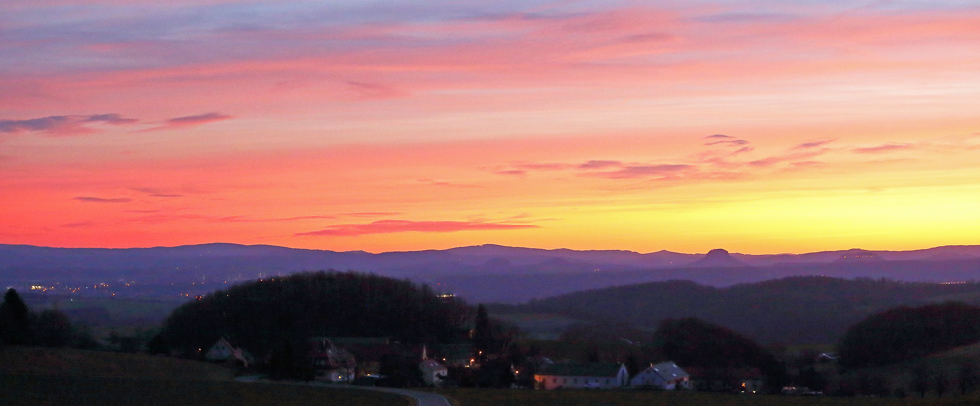 Von diesem Aussichtspunkt bei Maxen muss man vor dem erscheinen der Sonne ...