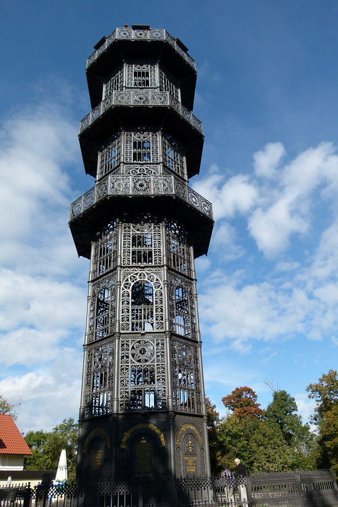 Von diesem Turm aus.