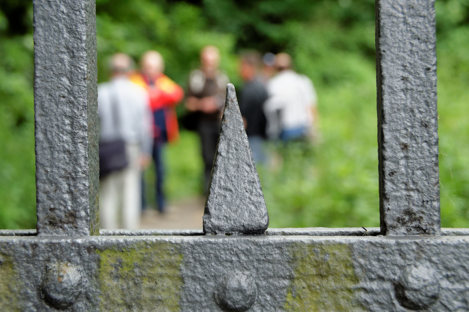 "Von Fort zu Fort" vs. "Es grünt so grün"