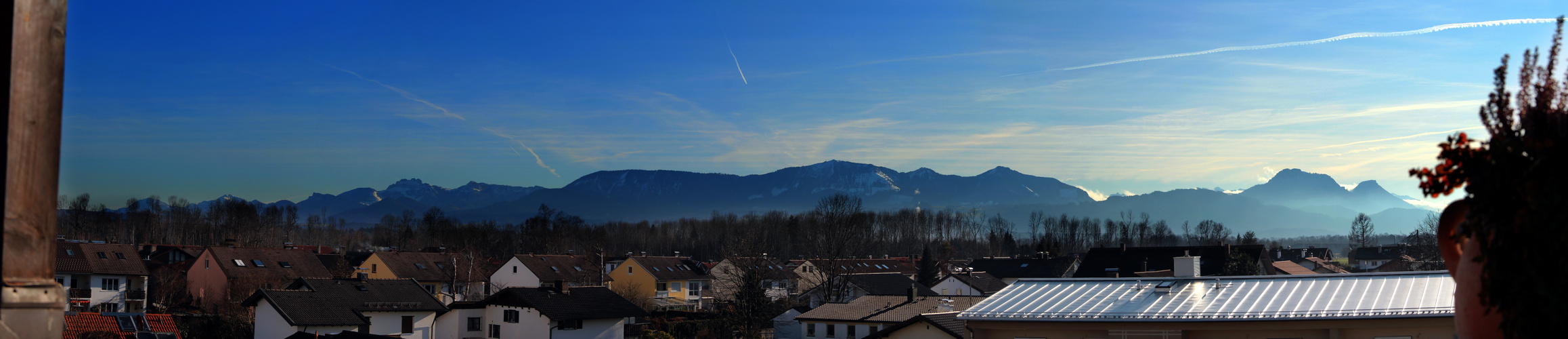 Von Häusern über Berge zum Himmel