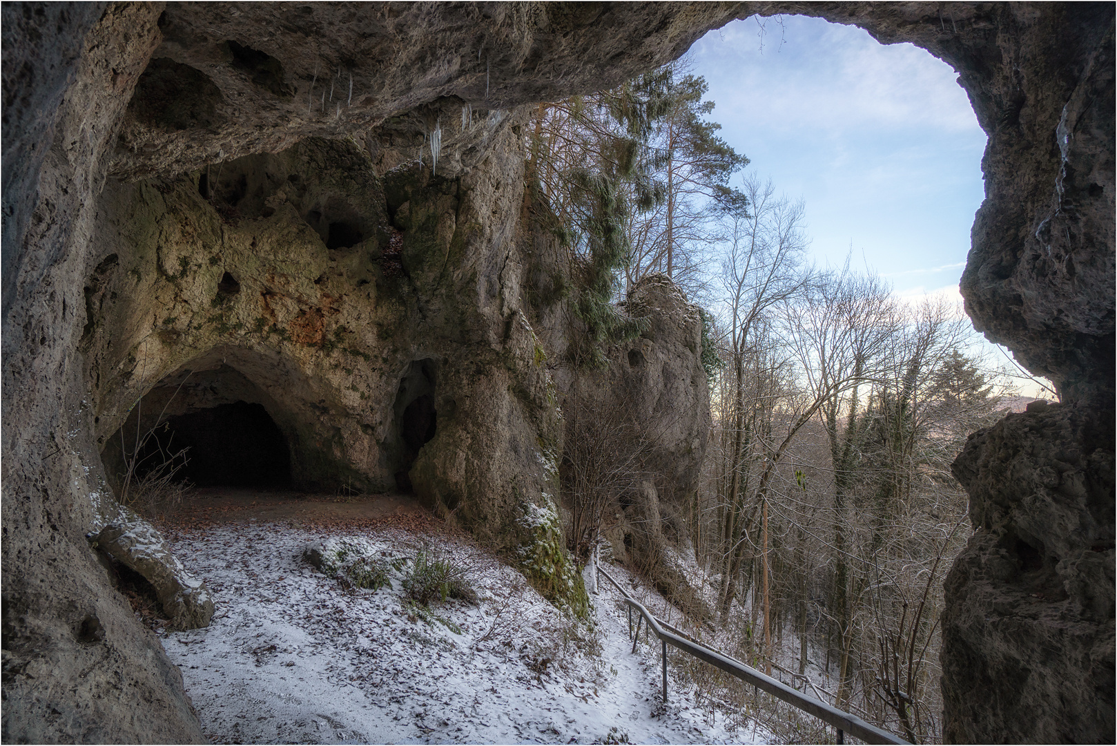 Von Höhle zu Höhle