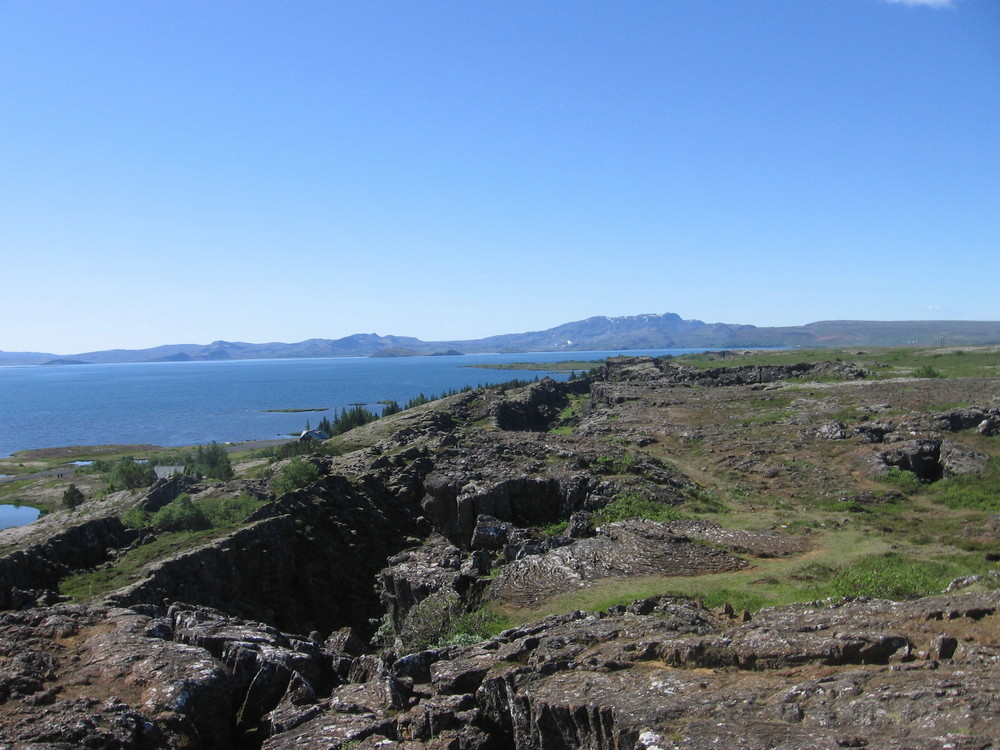 Von Þingvellir zum Þingvallavatn