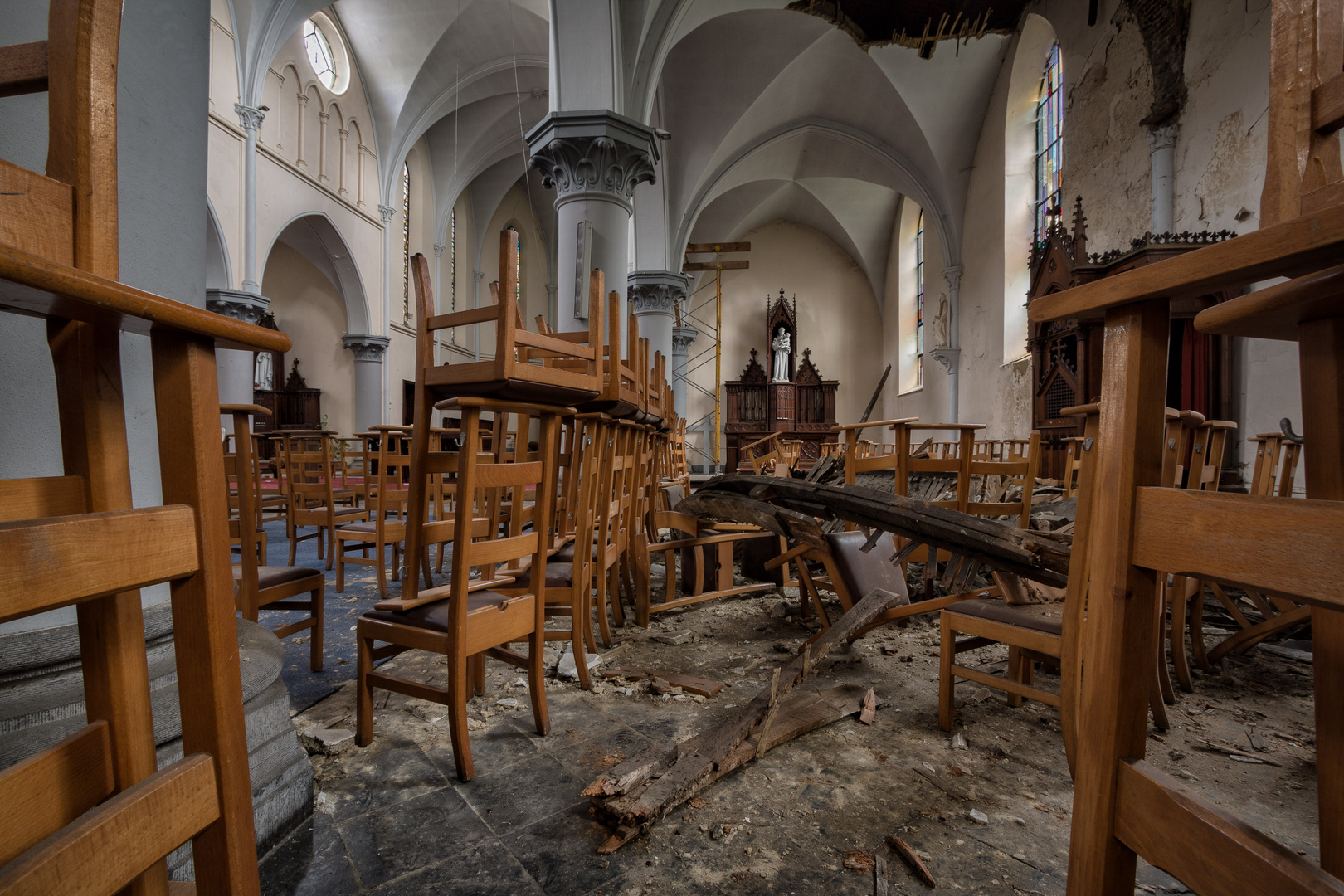von oben herab... Foto & Bild marode, alt, kirche Bilder auf