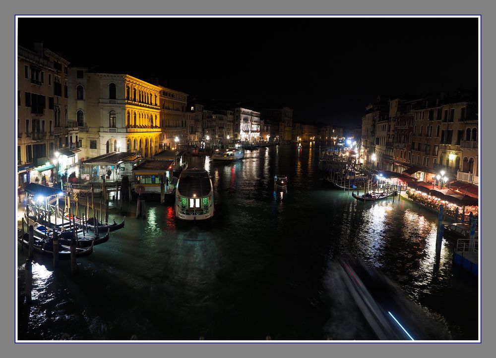 Von Rialto Brücke Nachtpanorama