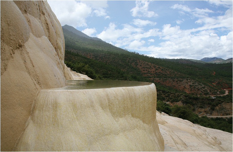 Von Shangrila zum Qomolangma - kristallklares Wasser