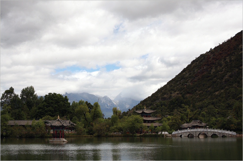 Von Shangrila zum Qomolangma Lijiang Der Teich des schwarzen