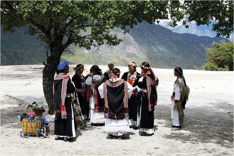 Von Shangrila zum Qomolangma - Naxi Maedels