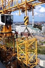 Von Unilever-Hochhaus zum Emporio Tower April 2011