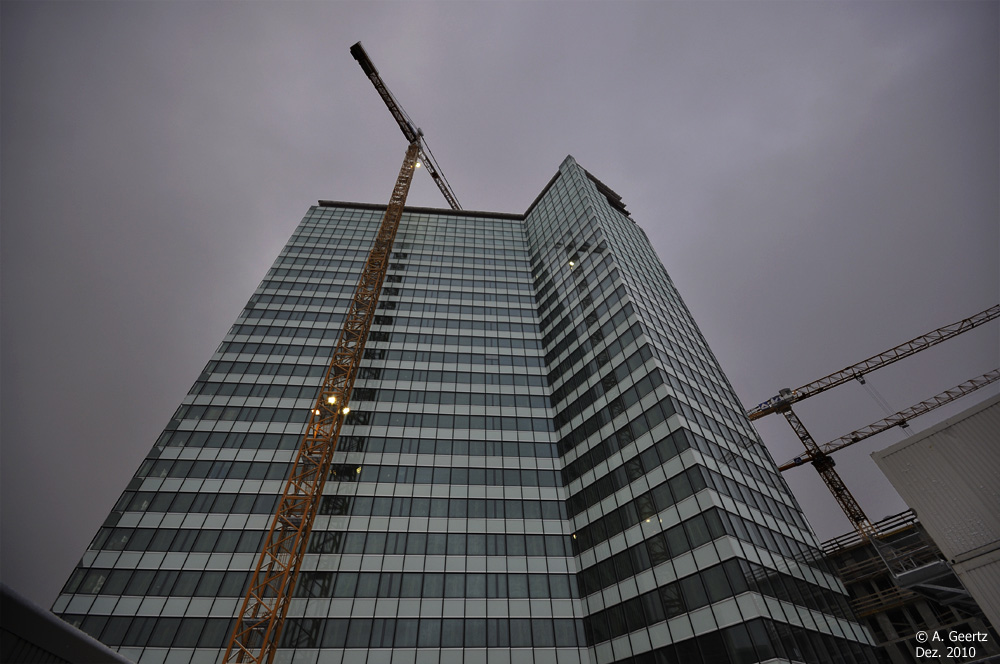 Von Unilever-Hochhaus zum Emporio Tower Dezember 2010