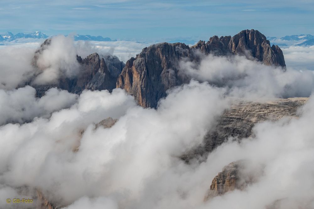 "Von Wolken umgarnt"