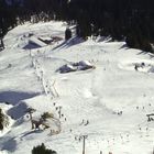 Von ziemlich weit oben (Blick auf die Skipiste)