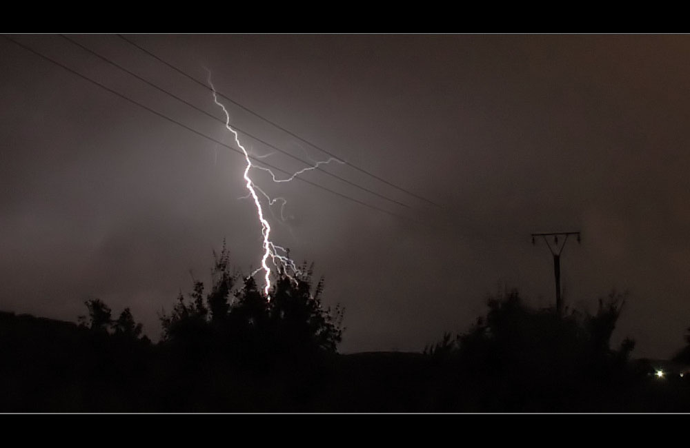 vonwegen, Strom aus der Steckdose...