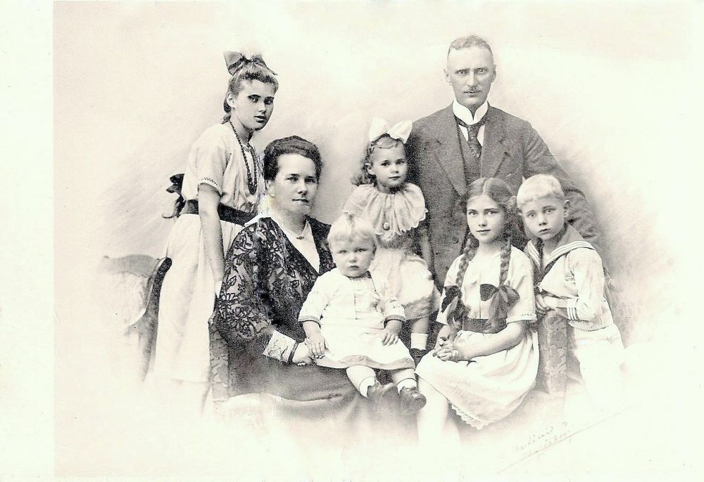 vor 100 Jahren: Familienfoto in Magdeburg