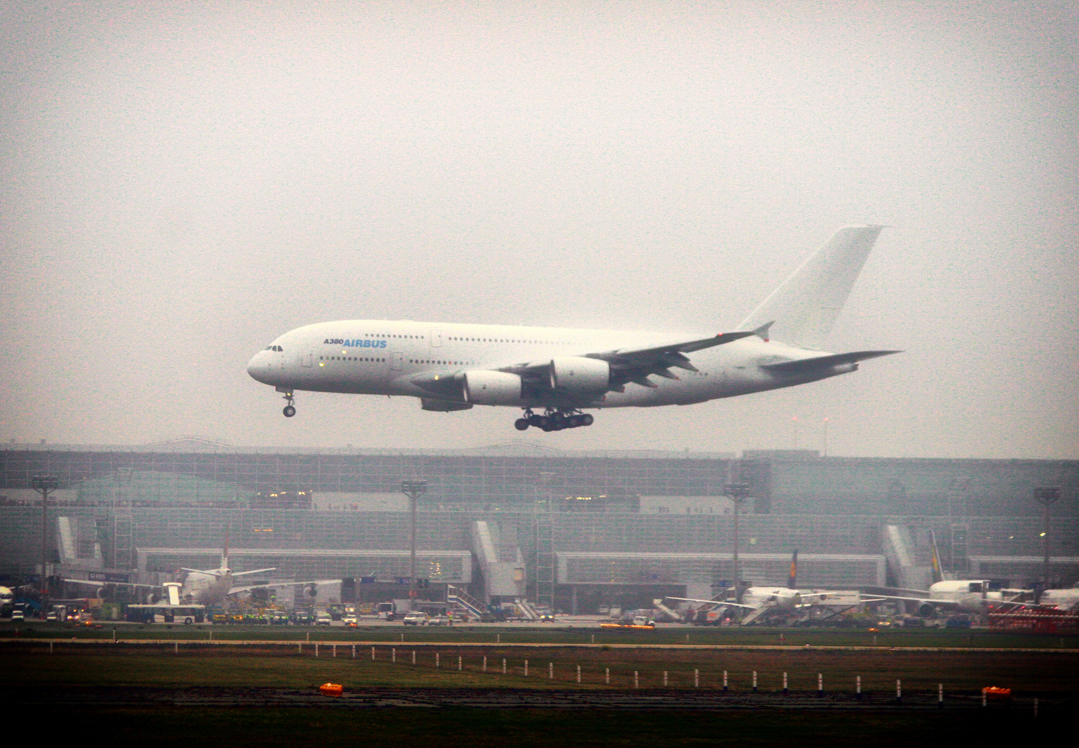 Vor 15 Jahren - Airbus A380 erstmals in Frankfurt -1-