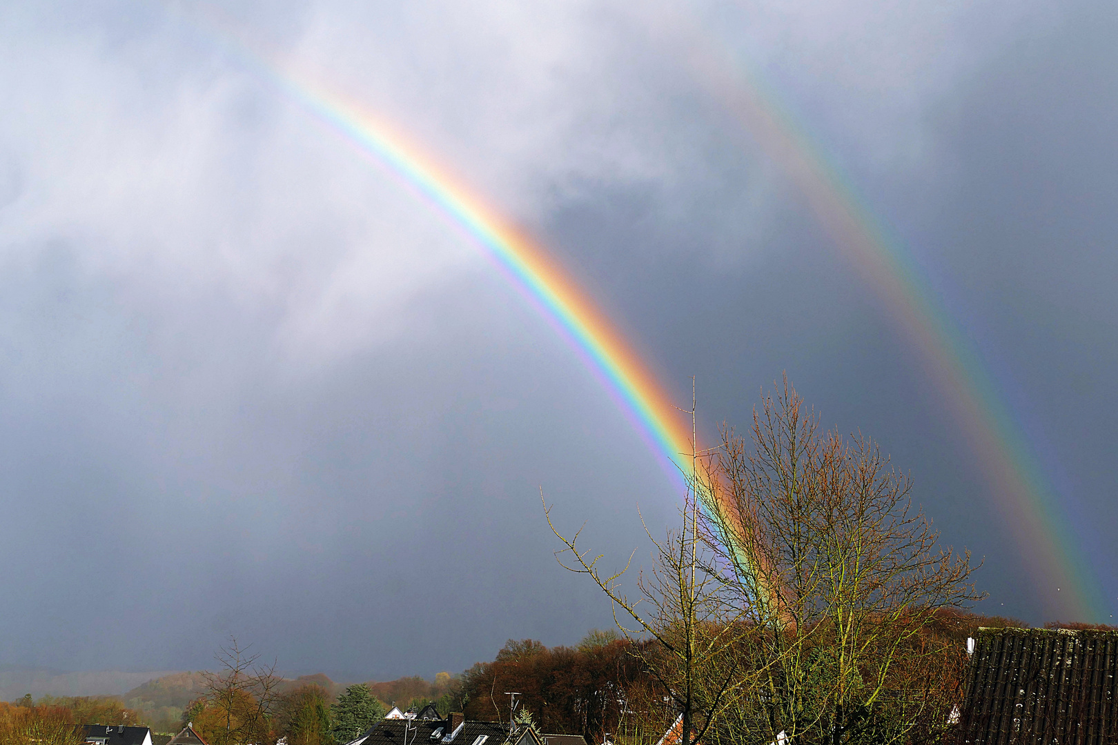 vor 15 Minuten gleich zwei Regenbogen nebeneinander