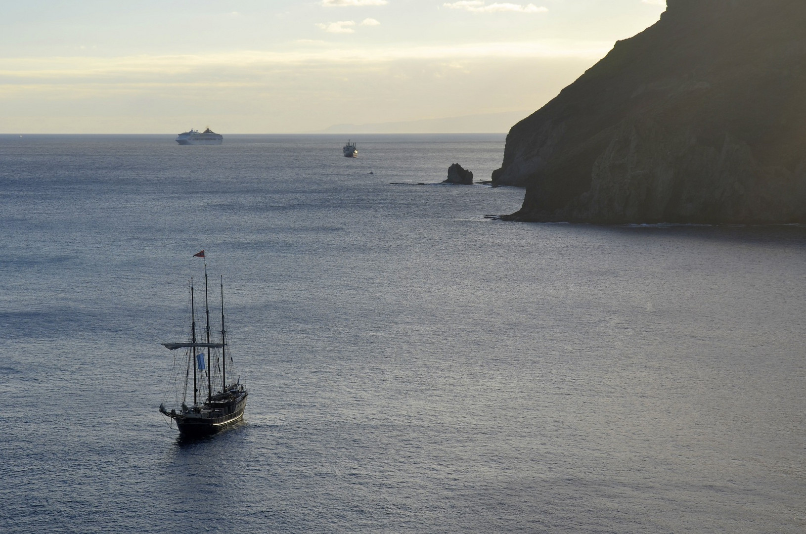 Vor Anker in einer verlassenen Bucht/Teneriffa (2011/SAS)