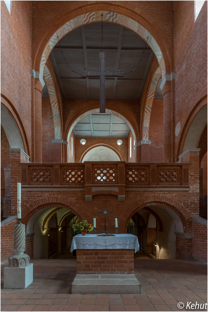 Vor dem Altar - Klosterkirche Jerichow