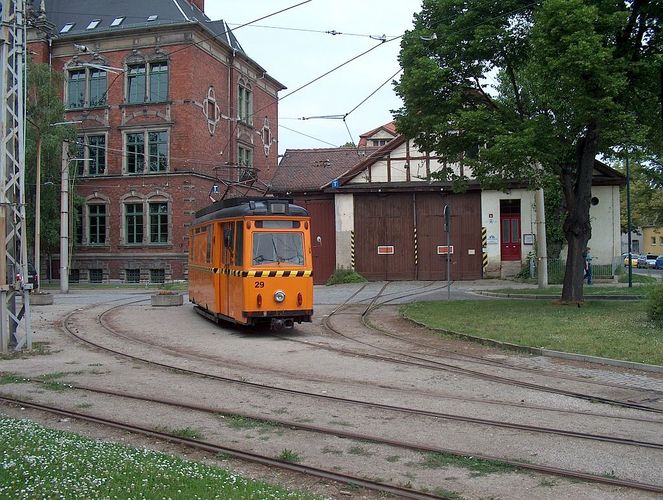 Vor dem alten Depot.