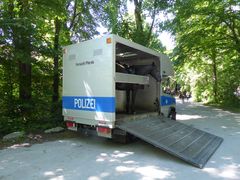 Vor dem Biergarten warten?