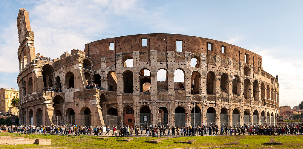 Vor dem Colosseum