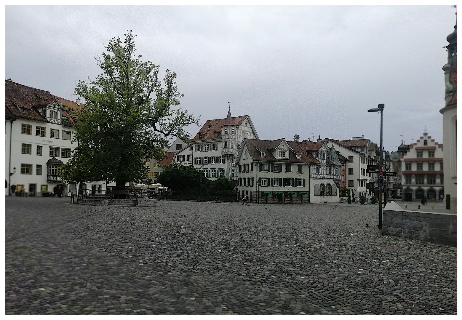 Vor dem Dom in St. Gallen gibt es Raum