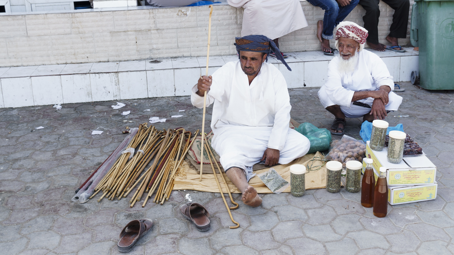 Vor dem Fischmarkt in Barka (Oman)