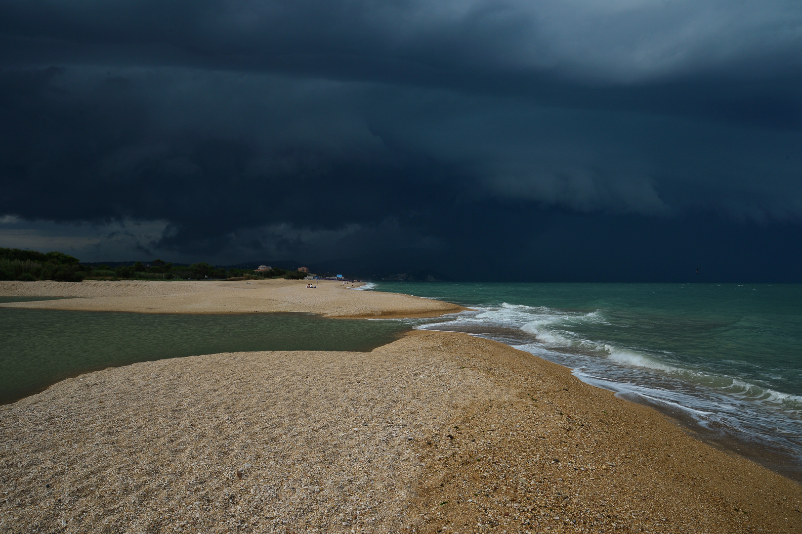 Vor dem Gewitter ( Nomana Beach Italien )