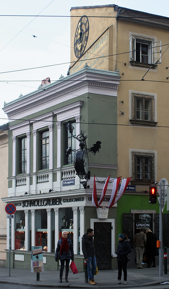 Vor dem kleinsten Haus von Wien