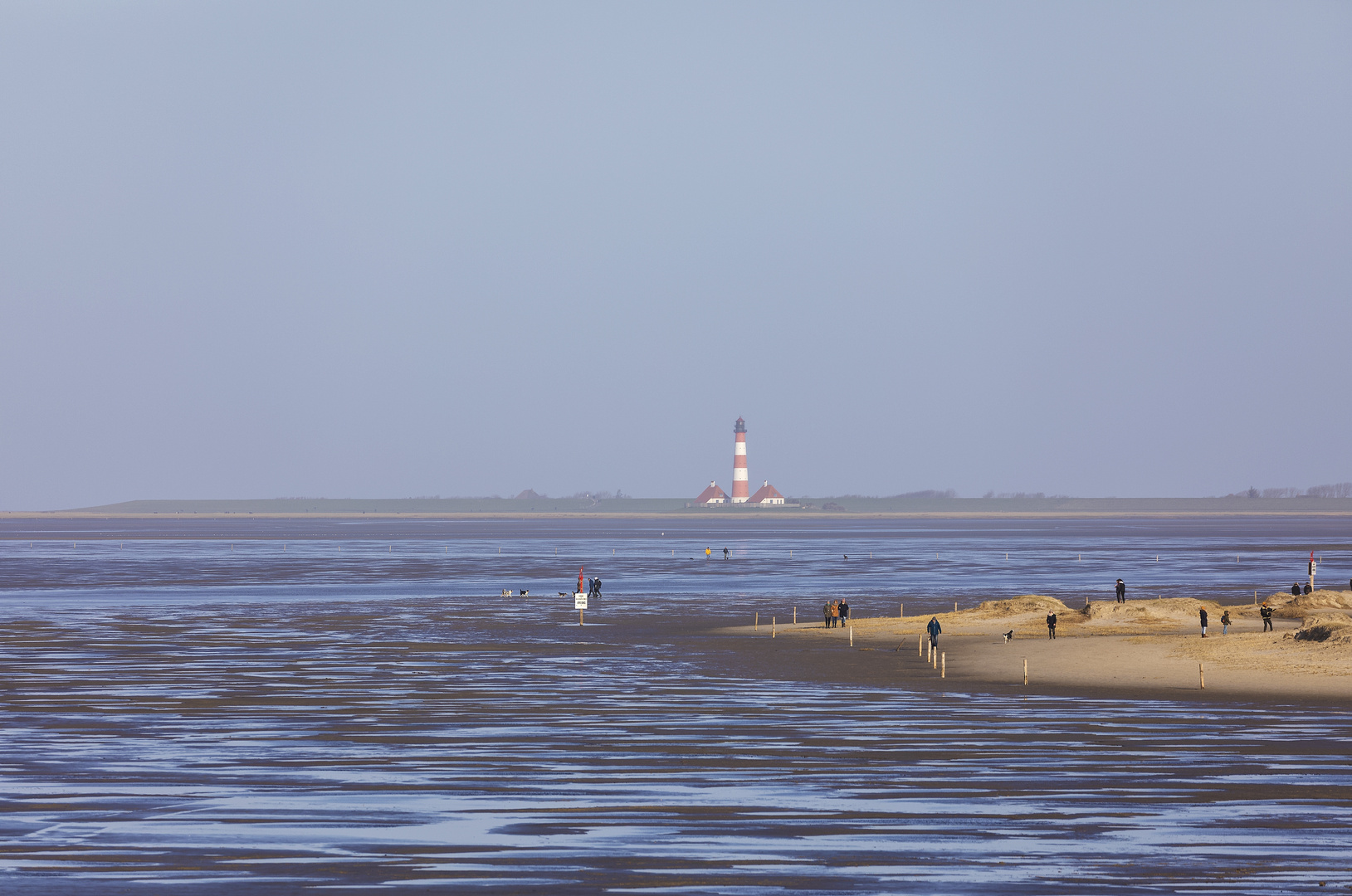 Vor dem Leuchtturm