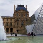 Vor dem Louvre