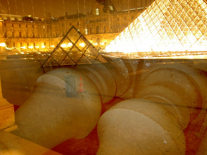 Vor dem Louvre