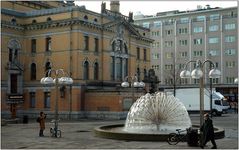 ... vor dem Nationaltheater ...