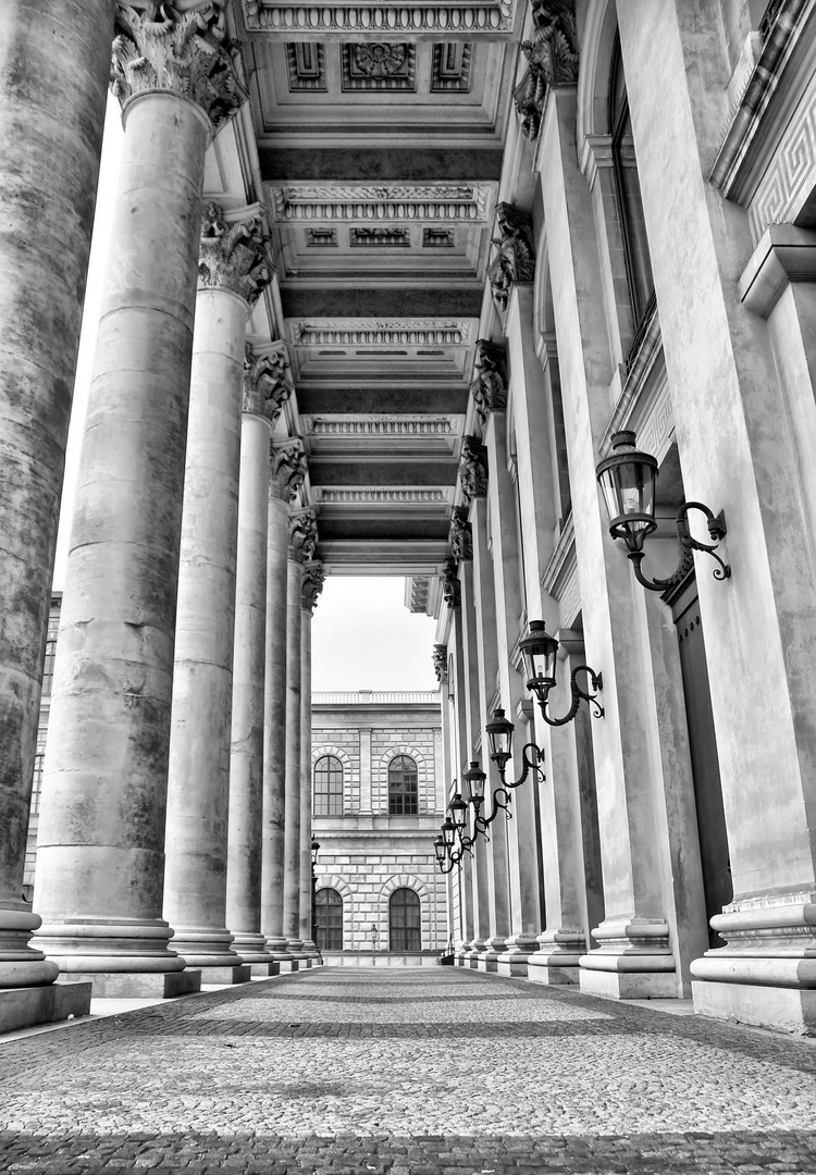 vor dem Nationaltheater München