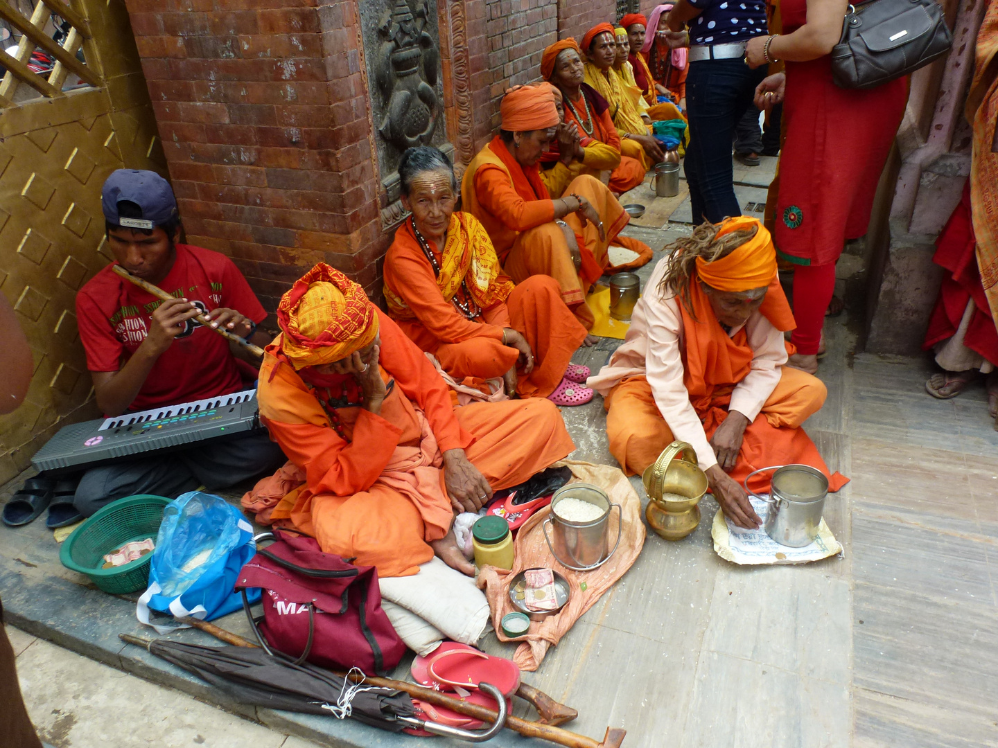 vor dem Pashupatinath-Tempel in Kathmandu, Nepal