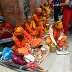 vor dem Pashupatinath-Tempel in Kathmandu, Nepal
