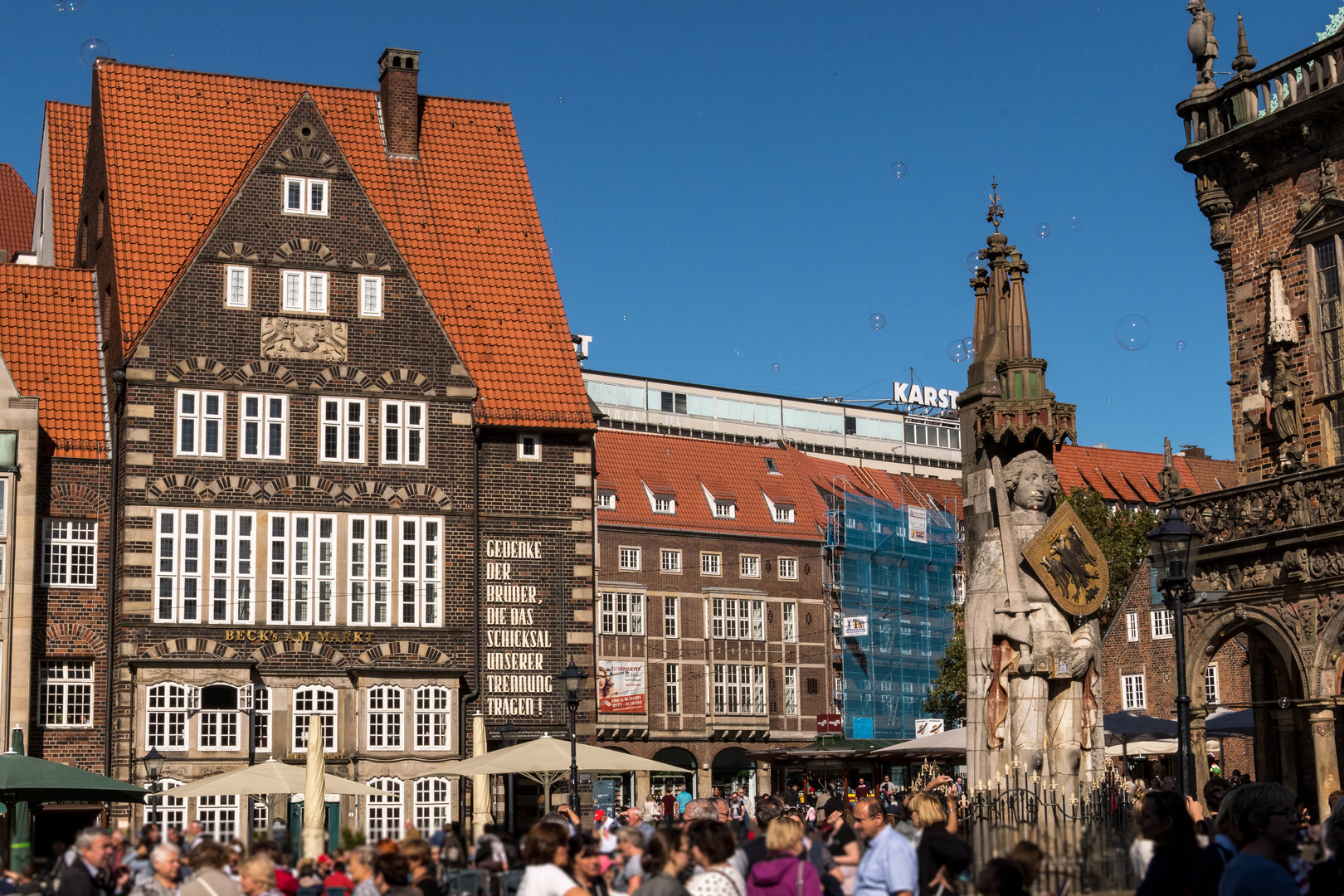 Vor dem Rathaus in Bremen