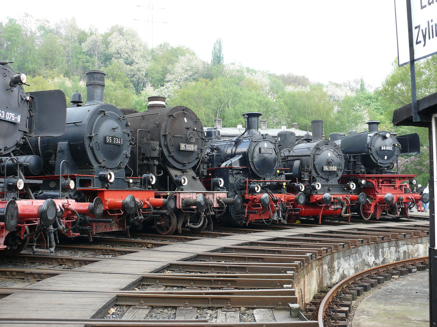 vor dem Ringlokschuppen