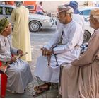 Vor dem Souq von Nizwa (Oman)