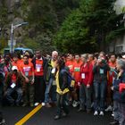 Vor dem Start einer Läuferstaffel beim Mass Mountaineering im Huangshan