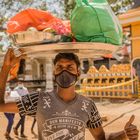 Vor dem Tempel von Kataragama