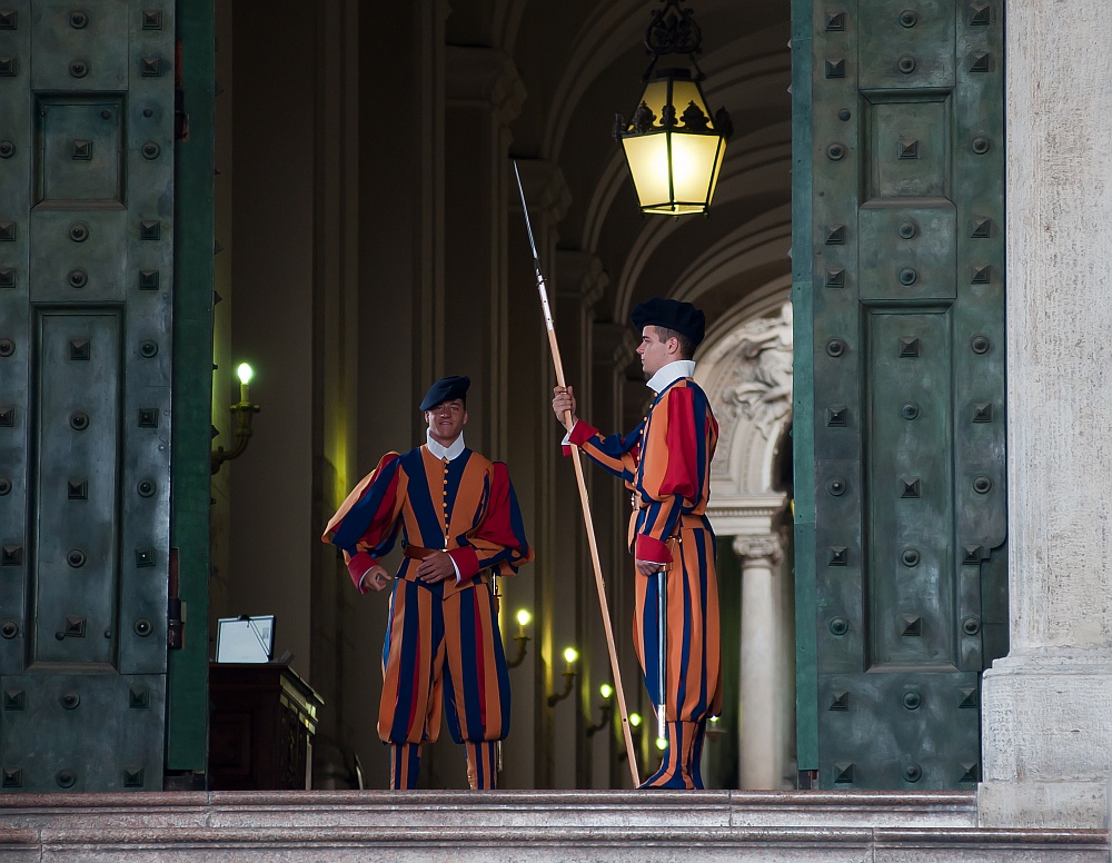 Vor dem Tore - Vatican - Ante Portas - Vaticano