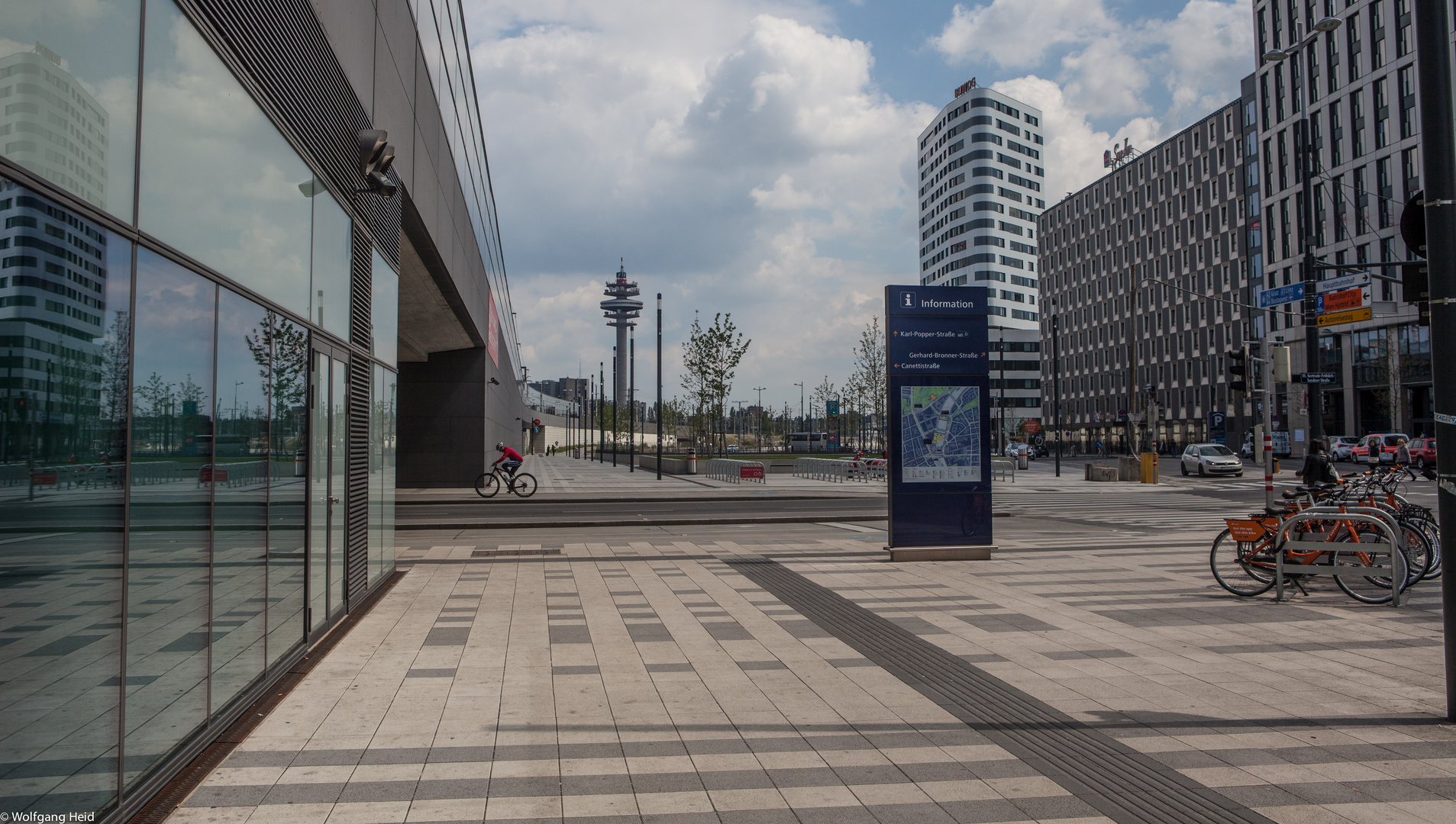 Vor dem Wiener Hbf.