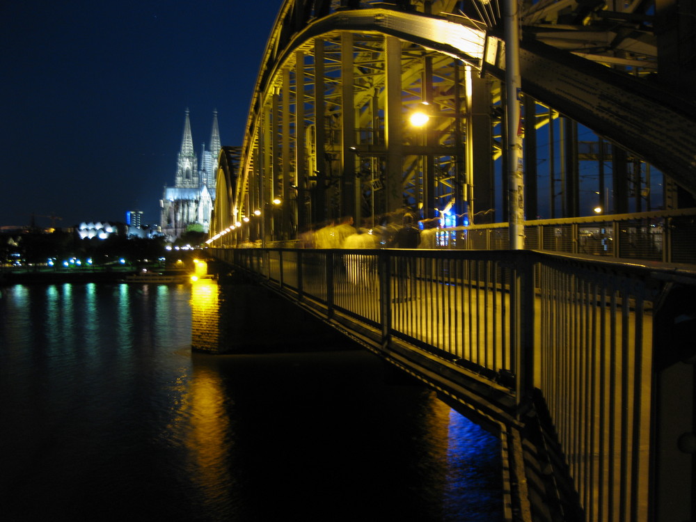 Vor den "Liebesschlössern" der Hohenzollernbrücke!